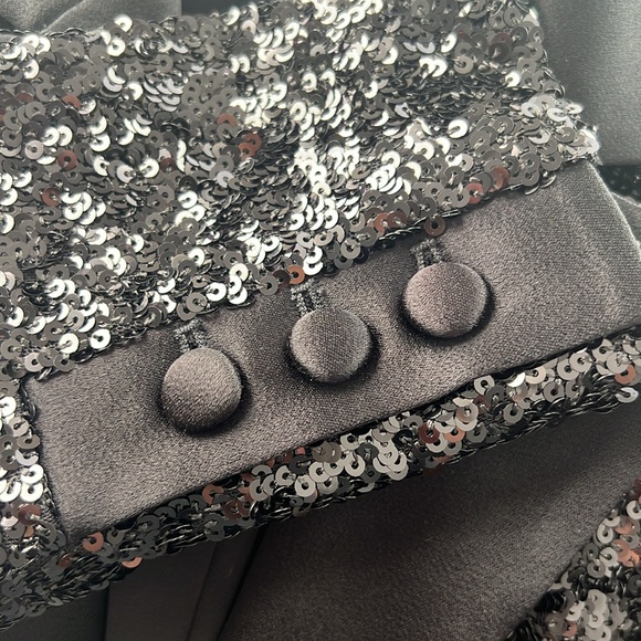 Alice + Olivia Sequins Dressy Blazer NWT Satin: lining, lapel buttons, sleeve. - Picture 8 of 8
